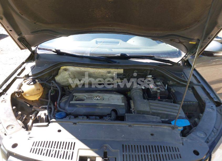 Photo 10 of 2012 Volkswagen Tiguan S (VIN WVGAV7AX6CW000592)