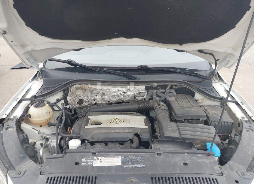 Photo 10 of 2011 Volkswagen Tiguan SEL (VIN WVGAV7AX7BW516541)