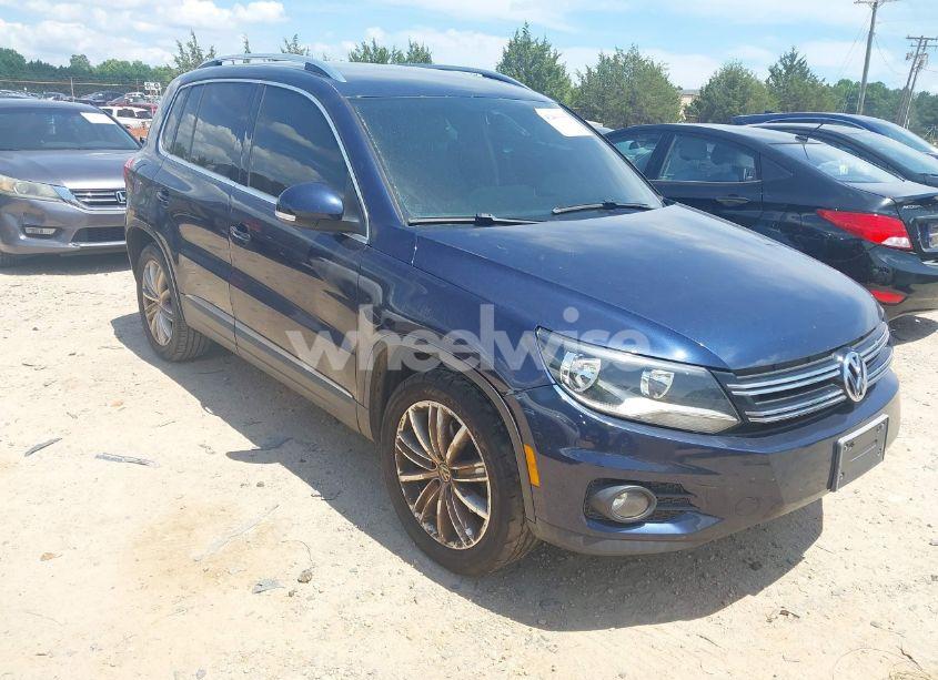 2012 Volkswagen Tiguan SE (VIN WVGAV7AX7CW534703) main photo