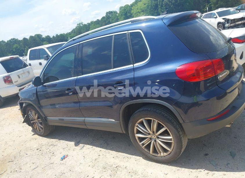 Photo 14 of 2012 Volkswagen Tiguan SE (VIN WVGAV7AX7CW534703)