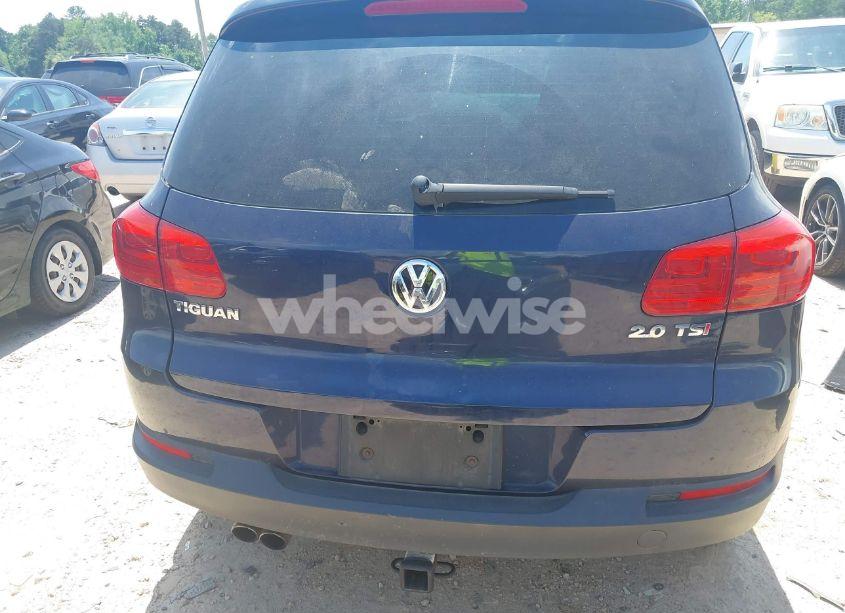 Photo 16 of 2012 Volkswagen Tiguan SE (VIN WVGAV7AX7CW534703)
