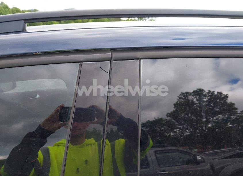 Photo 20 of 2015 Volkswagen Tiguan S (VIN WVGAV7AX7FW524211)