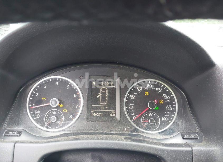 Photo 7 of 2015 Volkswagen Tiguan S (VIN WVGAV7AX7FW524211)