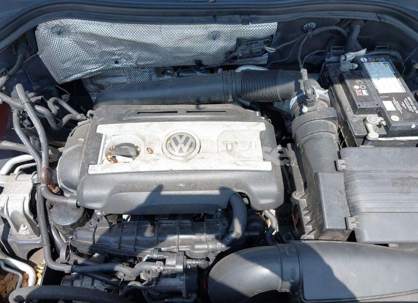 Photo 10 of 2016 Volkswagen Tiguan S (VIN WVGAV7AX7GW599475)