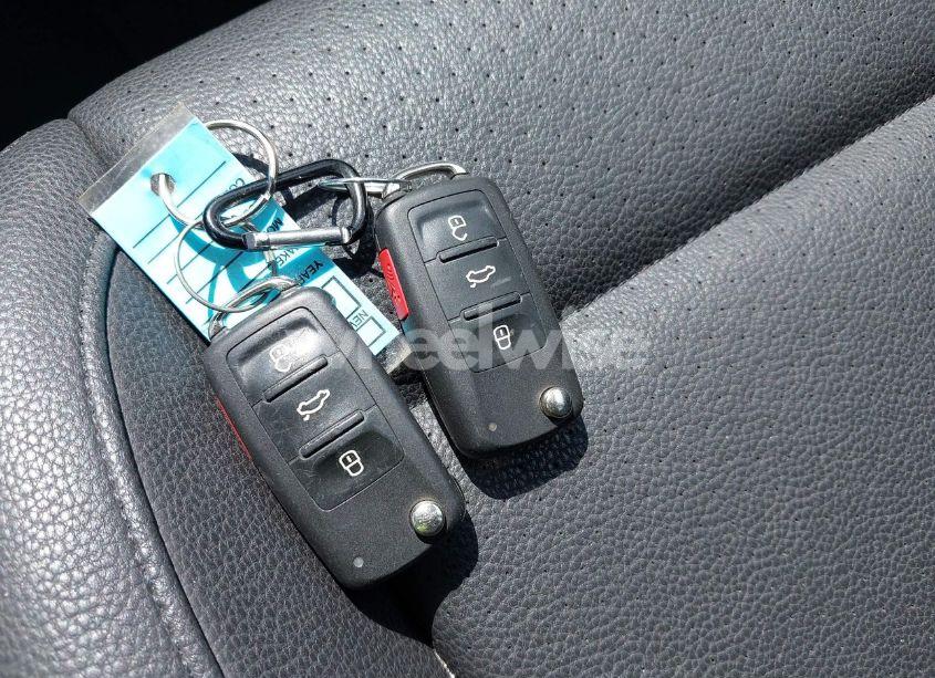 Photo 11 of 2016 Volkswagen Tiguan S (VIN WVGAV7AX7GW599475)