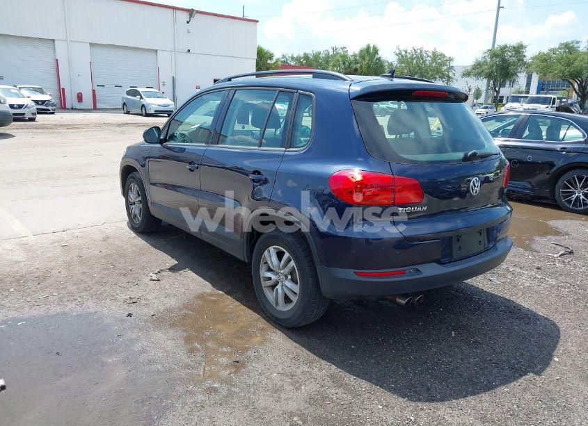 Photo 3 of 2016 Volkswagen Tiguan S (VIN WVGAV7AX7GW599475)