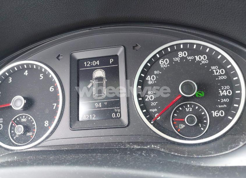 Photo 7 of 2016 Volkswagen Tiguan S (VIN WVGAV7AX7GW599475)