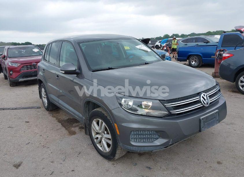 2012 Volkswagen Tiguan LE (VIN WVGAV7AX8CW004451) main photo