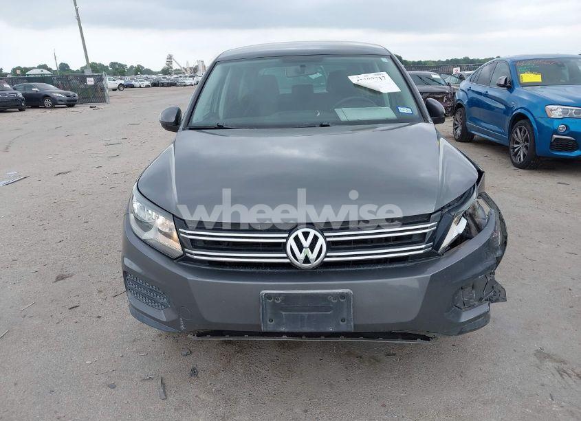 Photo 12 of 2012 Volkswagen Tiguan LE (VIN WVGAV7AX8CW004451)