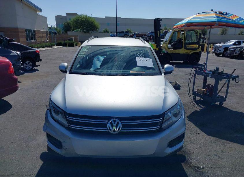 Photo 12 of 2015 Volkswagen Tiguan S (VIN WVGAV7AX8FW543639)