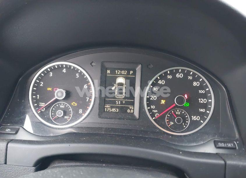 Photo 7 of 2012 Volkswagen Tiguan SE (VIN WVGAV7AX9CW000568)