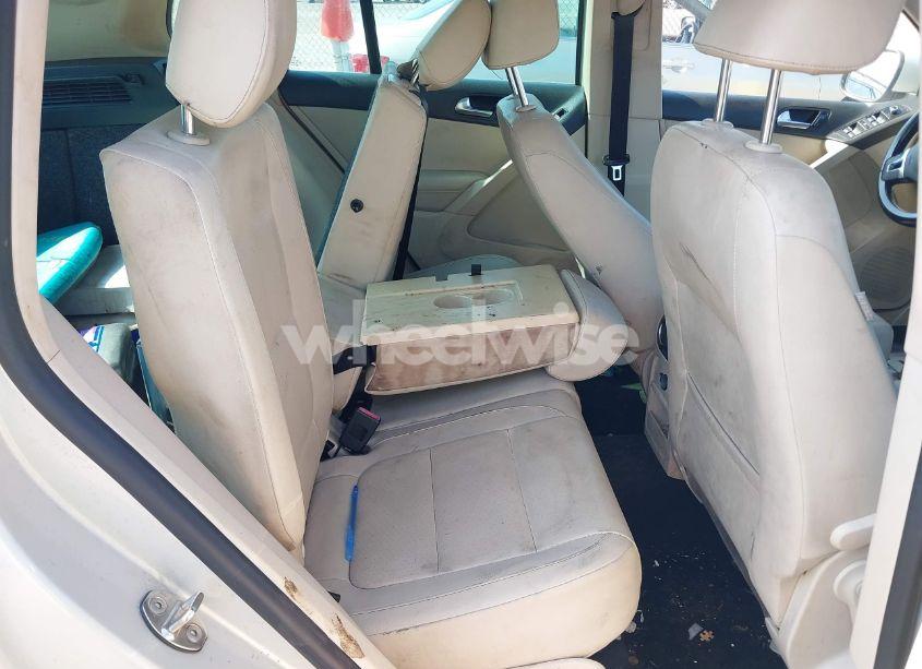 Photo 8 of 2012 Volkswagen Tiguan SE (VIN WVGAV7AX9CW581957)