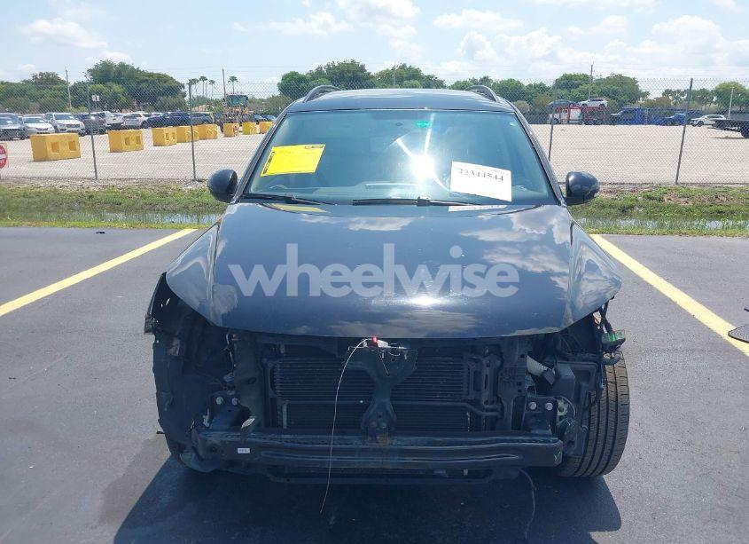 Photo 12 of 2015 Volkswagen Tiguan SE (VIN WVGAV7AX9FW555315)