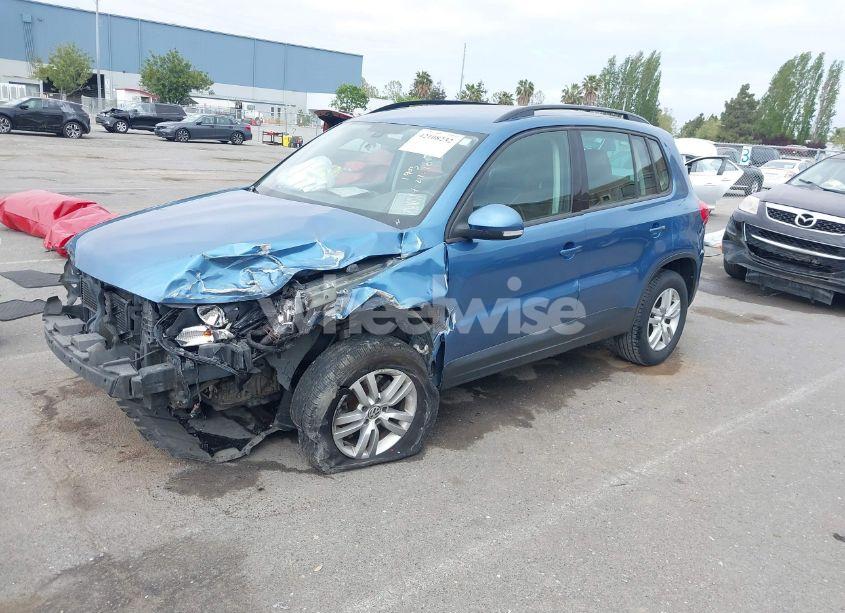 Photo 2 of 2017 Volkswagen Tiguan 2.0T S (VIN WVGAV7AX9HW501872)