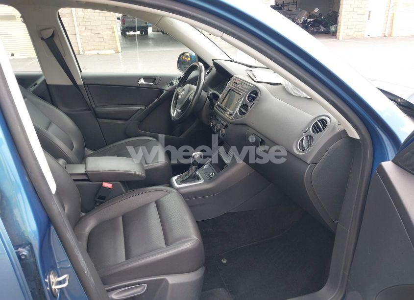 Photo 5 of 2017 Volkswagen Tiguan 2.0T S (VIN WVGAV7AX9HW501872)