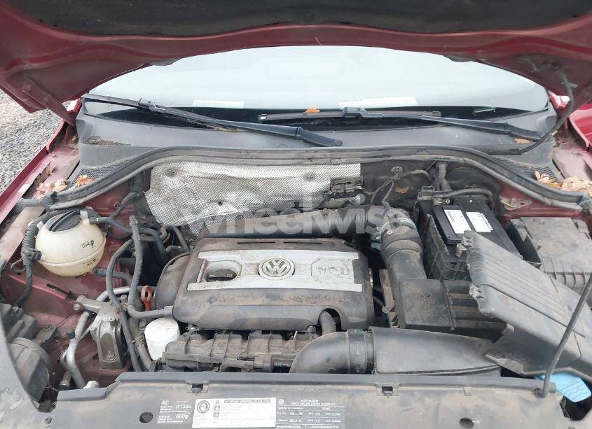 Photo 10 of 2011 Volkswagen Tiguan SE (VIN WVGAV7AXXBW000903)