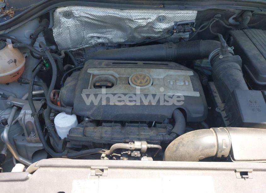 Photo 10 of 2011 Volkswagen Tiguan SE (VIN WVGAV7AXXBW511253)