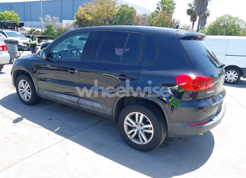 Photo 3 of 2013 Volkswagen Tiguan S/SE/SEL (VIN WVGAV7AXXDW542019)