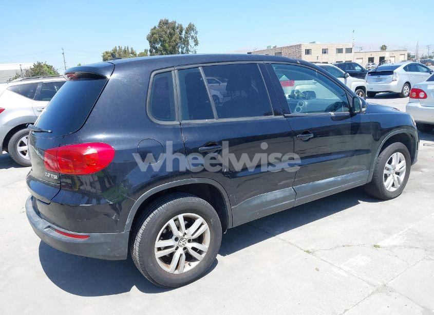 Photo 4 of 2013 Volkswagen Tiguan S/SE/SEL (VIN WVGAV7AXXDW542019)