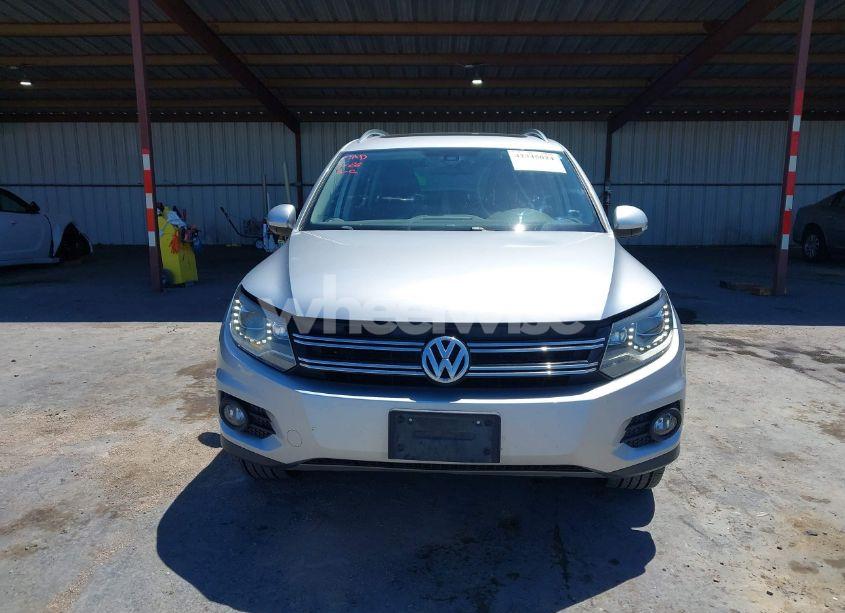 Photo 12 of 2016 Volkswagen Tiguan SE (VIN WVGAV7AXXGW537679)