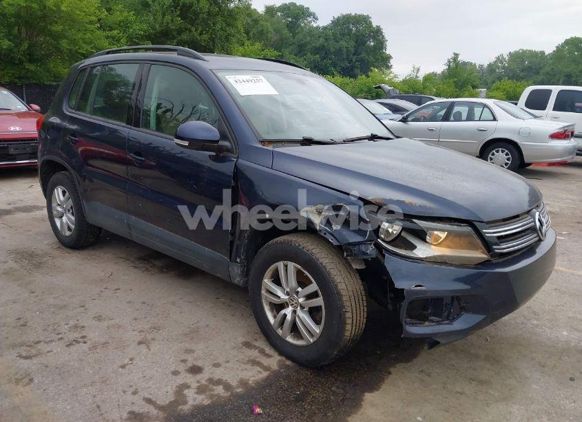 2016 Volkswagen Tiguan S (VIN WVGAV7AXXGW610355) main photo