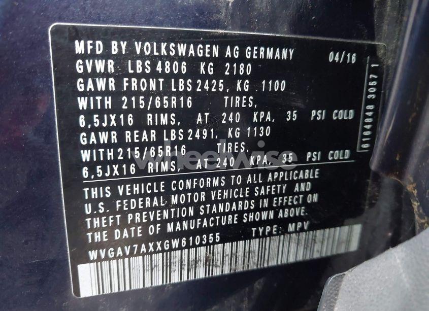 Photo 9 of 2016 Volkswagen Tiguan S (VIN WVGAV7AXXGW610355)