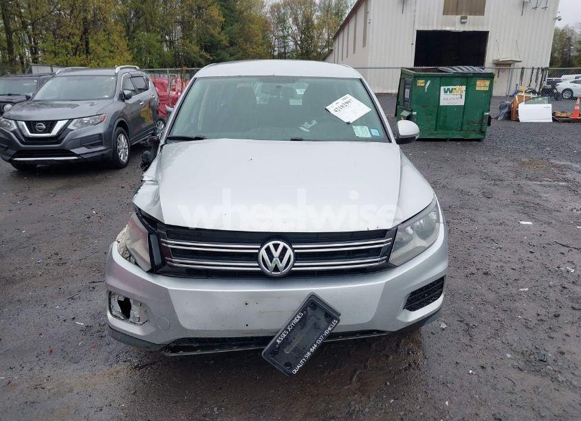 Photo 12 of 2014 Volkswagen Tiguan S (VIN WVGBV3AX0EW551097)