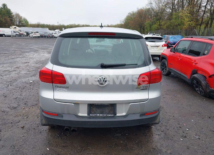 Photo 16 of 2014 Volkswagen Tiguan S (VIN WVGBV3AX0EW551097)