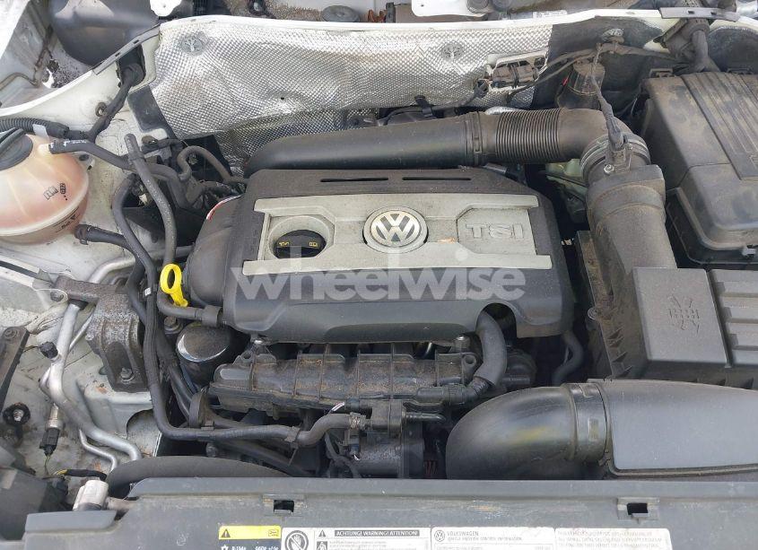 Photo 10 of 2014 Volkswagen Tiguan SE (VIN WVGBV3AX0EW589381)