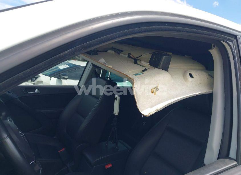 Photo 18 of 2014 Volkswagen Tiguan SE (VIN WVGBV3AX0EW589381)