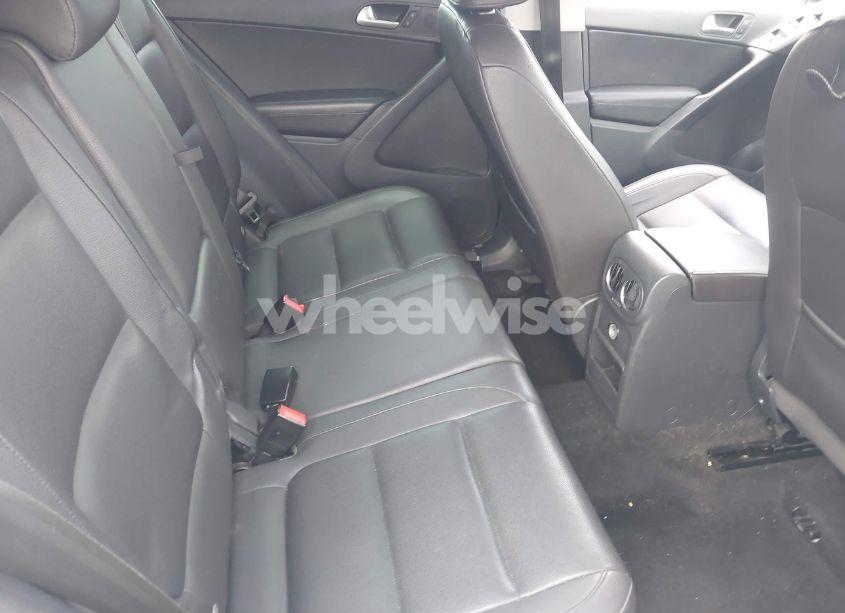 Photo 8 of 2014 Volkswagen Tiguan SE (VIN WVGBV3AX0EW589381)