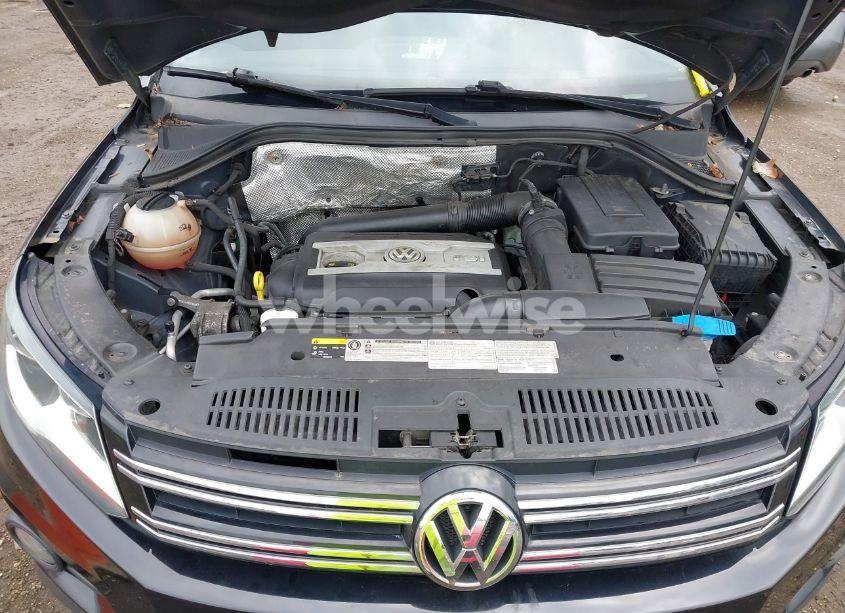 Photo 10 of 2014 Volkswagen Tiguan SE (VIN WVGBV3AX1EW576722)