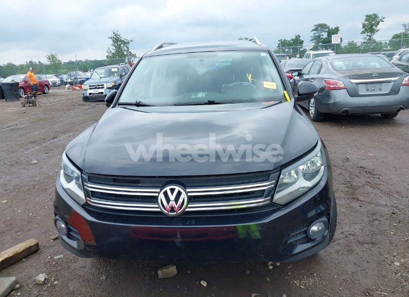Photo 12 of 2014 Volkswagen Tiguan SE (VIN WVGBV3AX1EW576722)