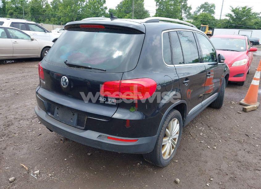 Photo 4 of 2014 Volkswagen Tiguan SE (VIN WVGBV3AX1EW576722)
