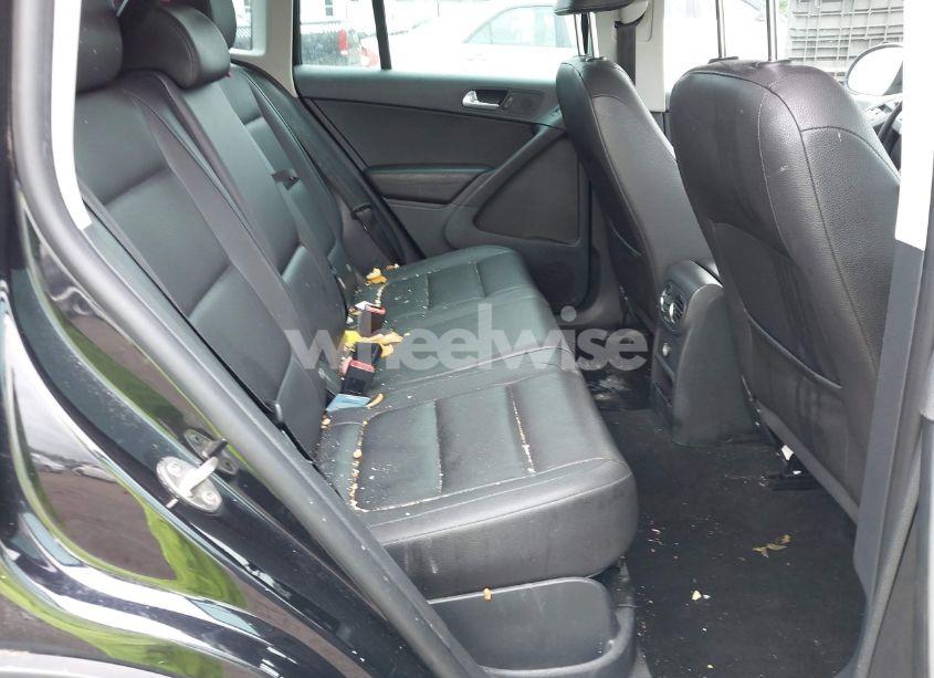 Photo 8 of 2014 Volkswagen Tiguan SE (VIN WVGBV3AX1EW576722)