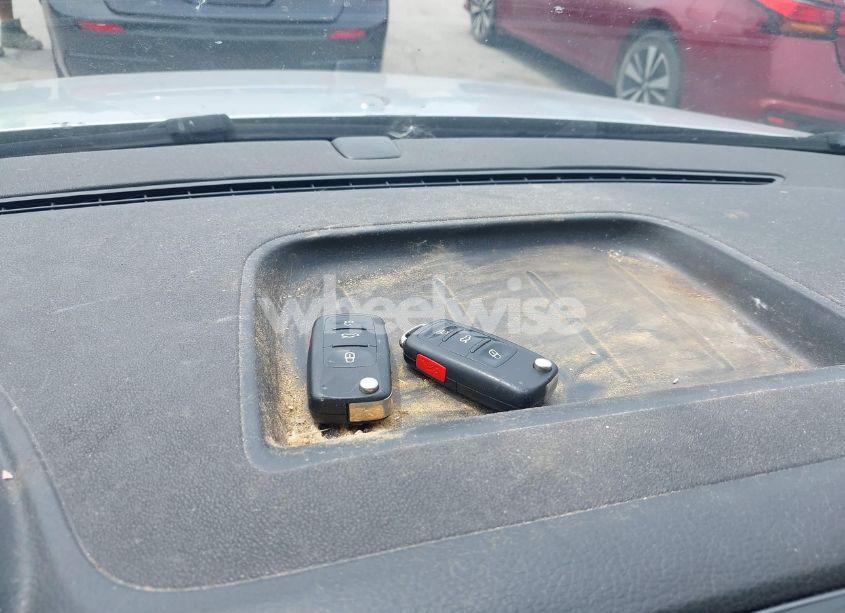 Photo 10 of 2014 Volkswagen Tiguan SEL (VIN WVGBV3AX3EW546525)