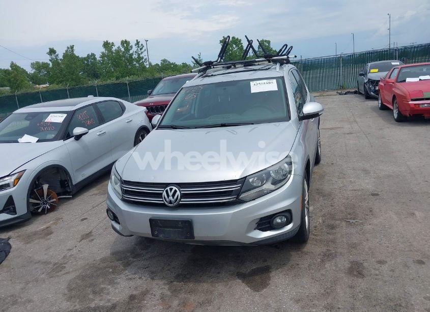 Photo 11 of 2014 Volkswagen Tiguan SEL (VIN WVGBV3AX3EW546525)