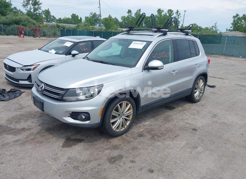 Photo 2 of 2014 Volkswagen Tiguan SEL (VIN WVGBV3AX3EW546525)