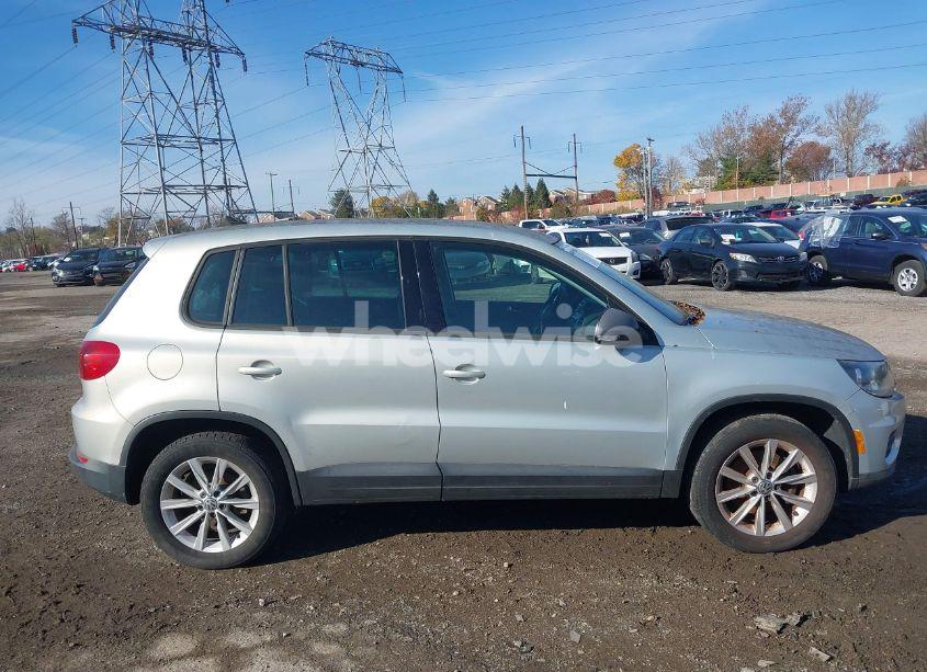 Photo 12 of 2014 Volkswagen Tiguan SE (VIN WVGBV3AX4EW526347)