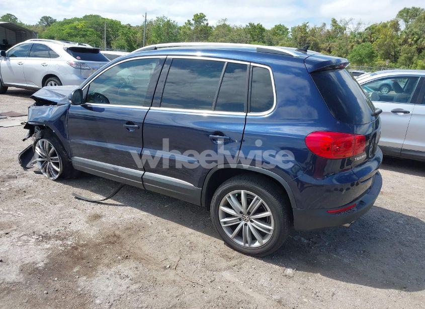 Photo 3 of 2014 Volkswagen Tiguan SE (VIN WVGBV3AX4EW544881)