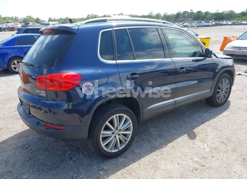 Photo 4 of 2014 Volkswagen Tiguan SE (VIN WVGBV3AX4EW544881)