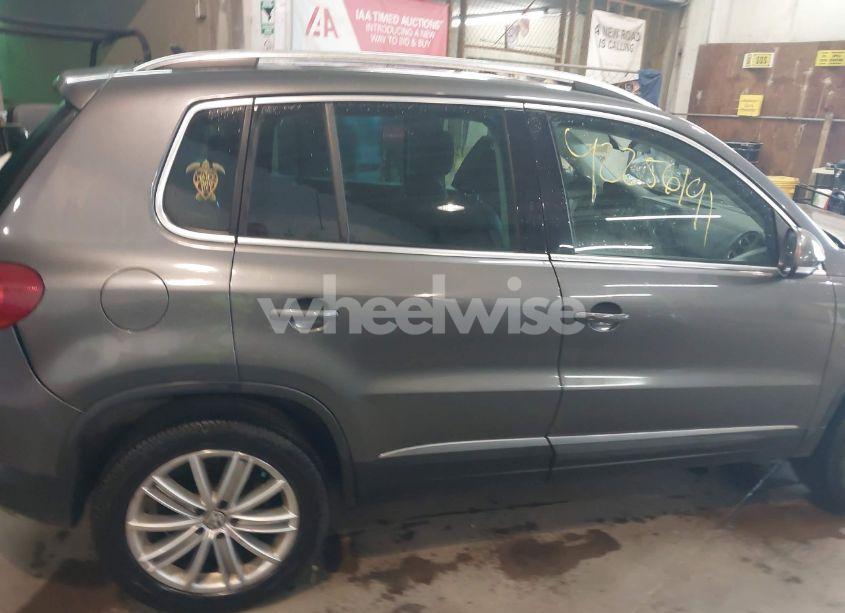 Photo 13 of 2014 Volkswagen Tiguan SEL (VIN WVGBV3AX6EW545157)