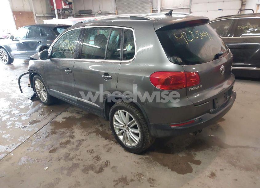 Photo 3 of 2014 Volkswagen Tiguan SEL (VIN WVGBV3AX6EW545157)