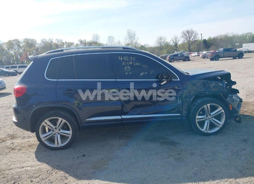 Photo 13 of 2014 Volkswagen Tiguan R-LINE (VIN WVGBV3AX7EW545538)