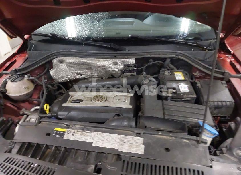 Photo 10 of 2014 Volkswagen Tiguan S (VIN WVGBV3AXXEW045826)