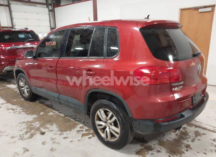 Photo 3 of 2014 Volkswagen Tiguan S (VIN WVGBV3AXXEW045826)