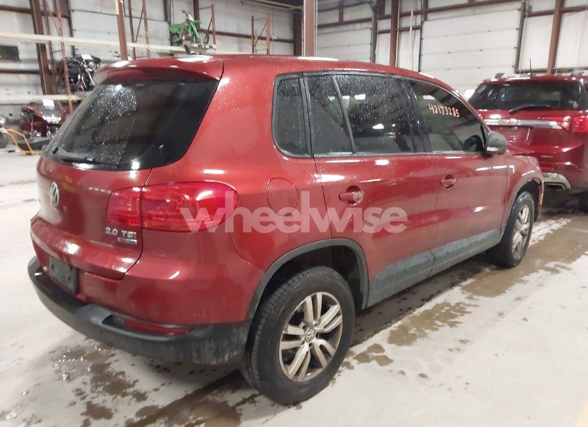 Photo 4 of 2014 Volkswagen Tiguan S (VIN WVGBV3AXXEW045826)