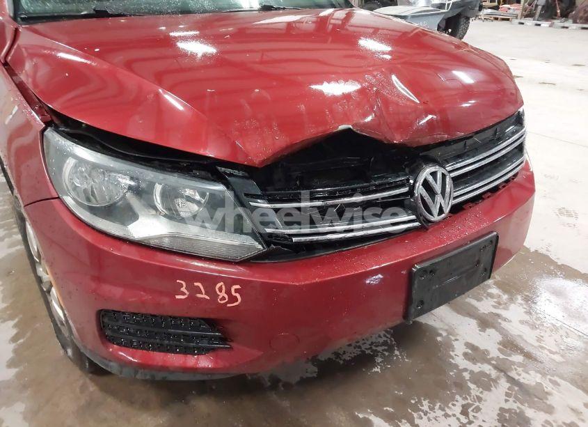 Photo 6 of 2014 Volkswagen Tiguan S (VIN WVGBV3AXXEW045826)