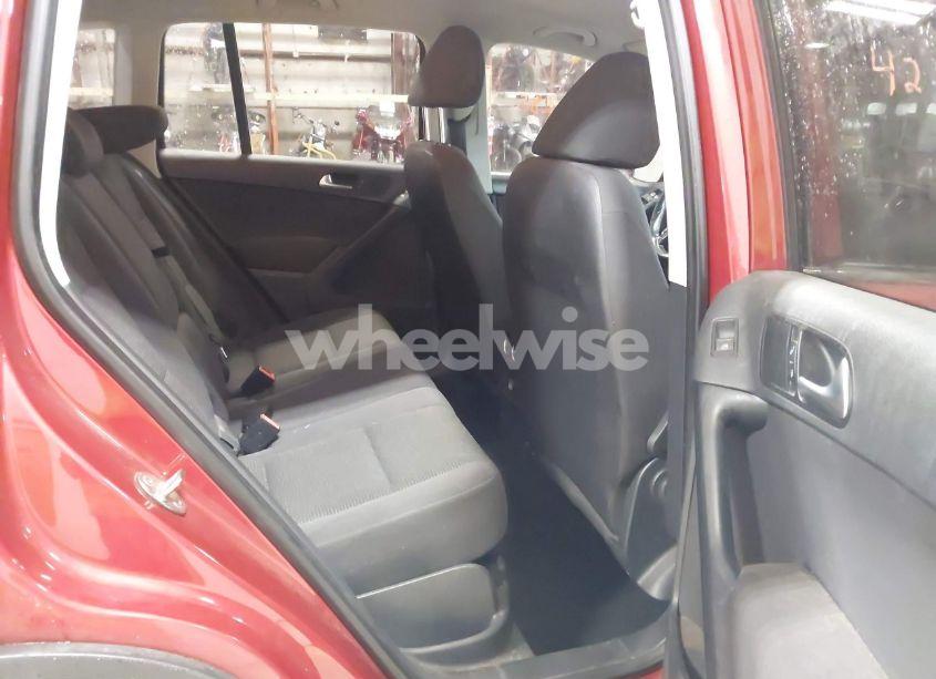 Photo 8 of 2014 Volkswagen Tiguan S (VIN WVGBV3AXXEW045826)