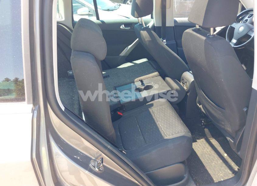Photo 8 of 2009 Volkswagen Tiguan SE (VIN WVGBV75N09W533074)